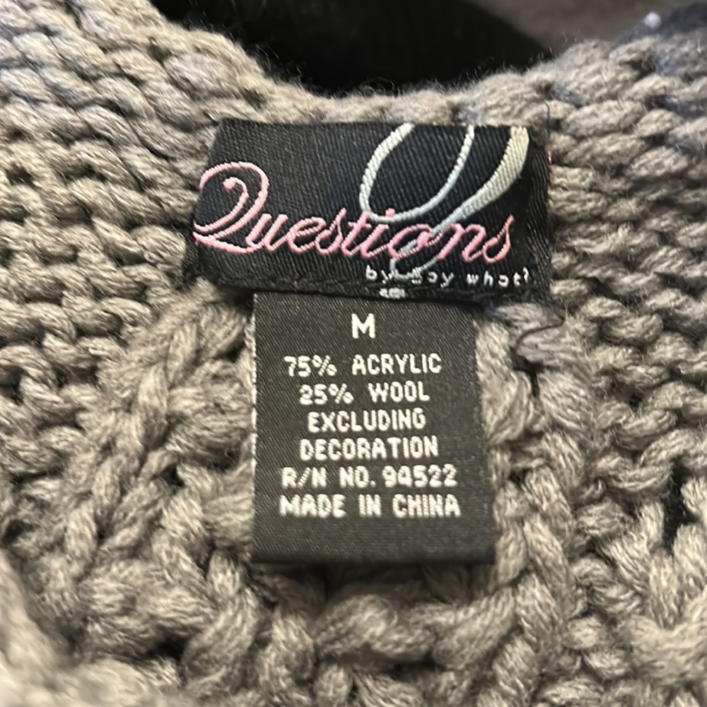 Sweater - Picture 6 of 6